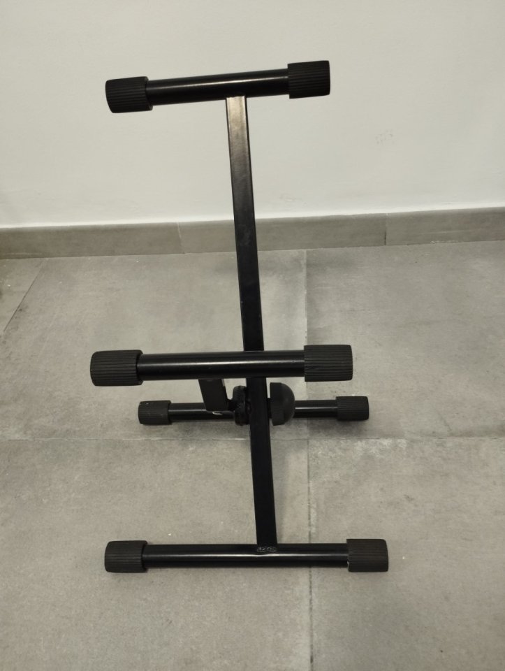 Soporte amplificador guitarra/bajo de segunda mano · Foto 3 de 4 · Málaga · 20 €