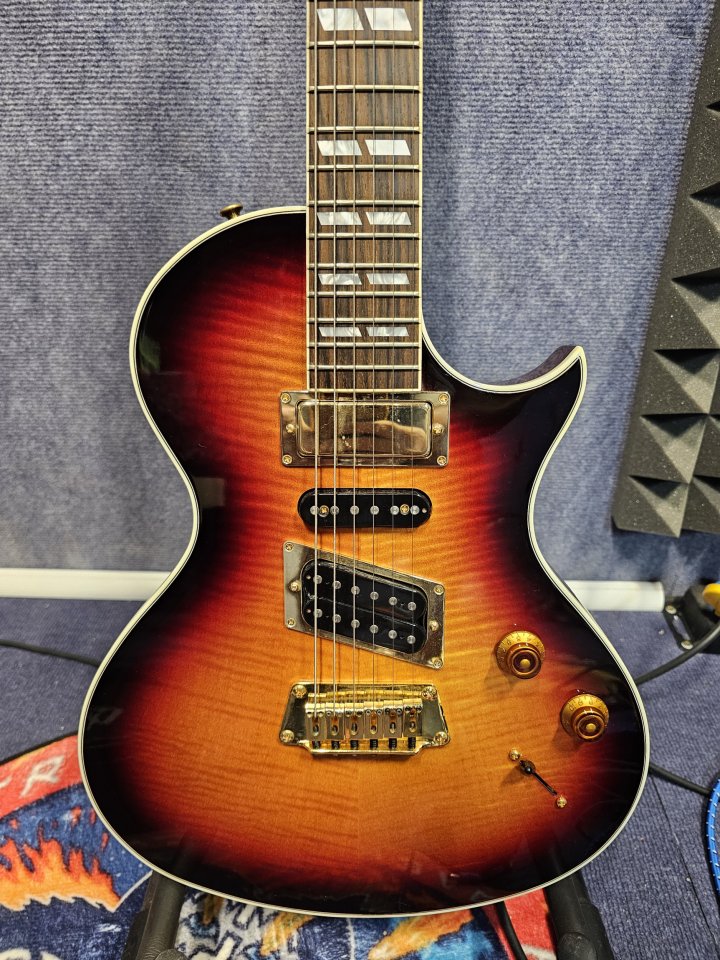 Gibson Nighthawk de segunda mano · Foto 1 de 8 · Cádiz · 1950 €