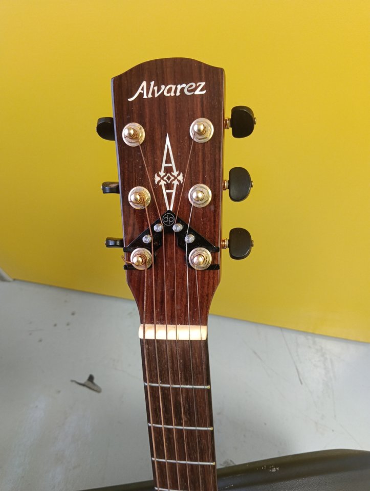 Guitarra electroacústica de segunda mano · Foto 3 de 6 · Bizkaia · 475 €