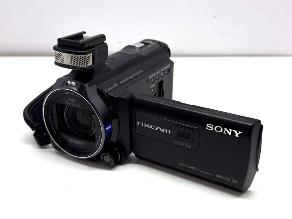 Sony HXR-NX30E Full HD + Asa XLR + Micro Panasonic + Extras de segunda mano · Foto 2 de 9 · Madrid · 1000 €