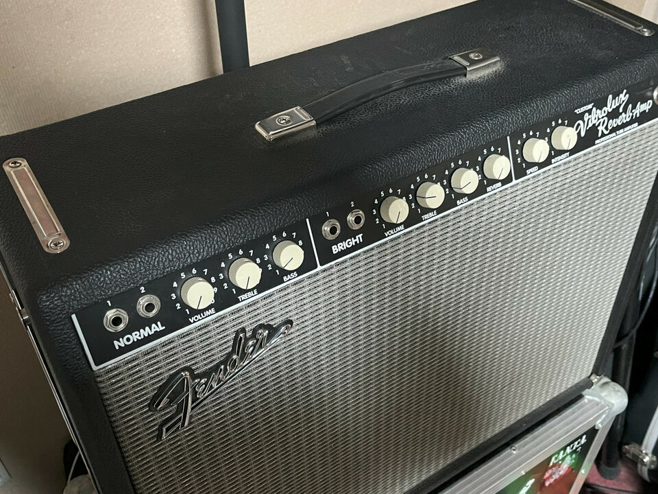 Fender Custom Vibrolux Reverb Reissue + Funda acolchada + Flight Case