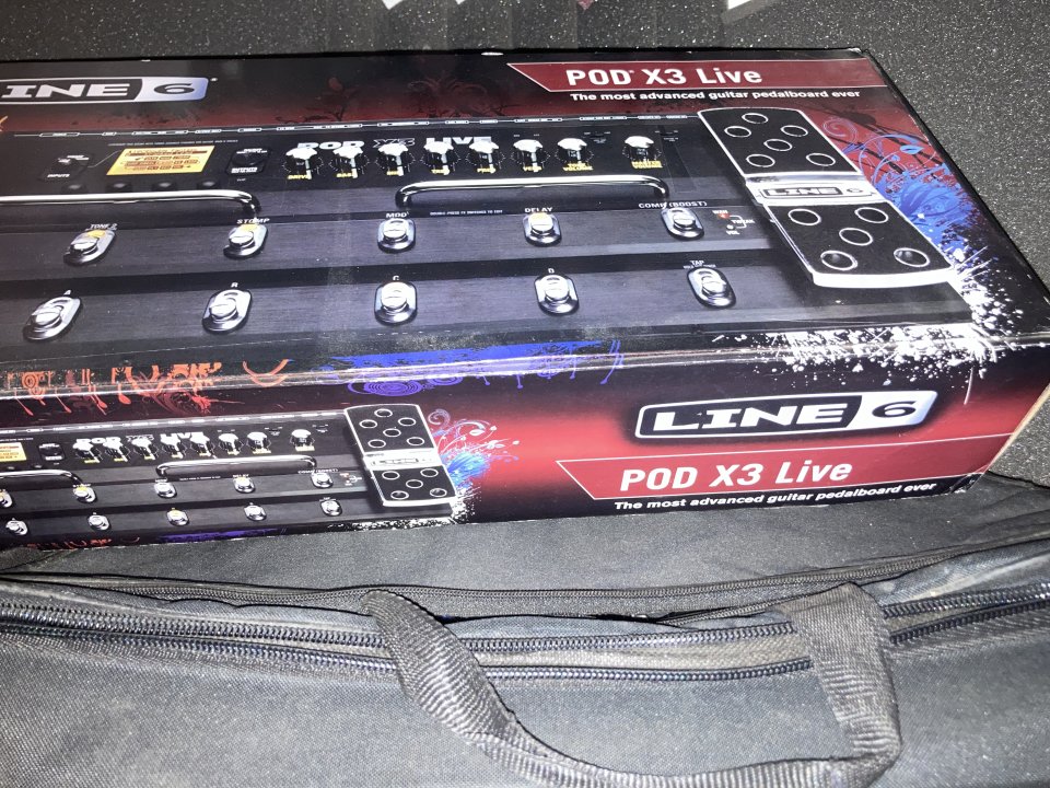 POD X3 LIVE + Flight Case + Funda y Caja original.