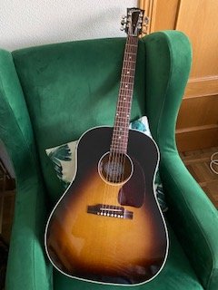 Gibson J45 standard