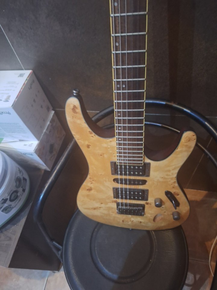 Ibanez s771 pb impecable con funda nueva de segunda mano · Foto 2 de 8 · Castellón · 300 €