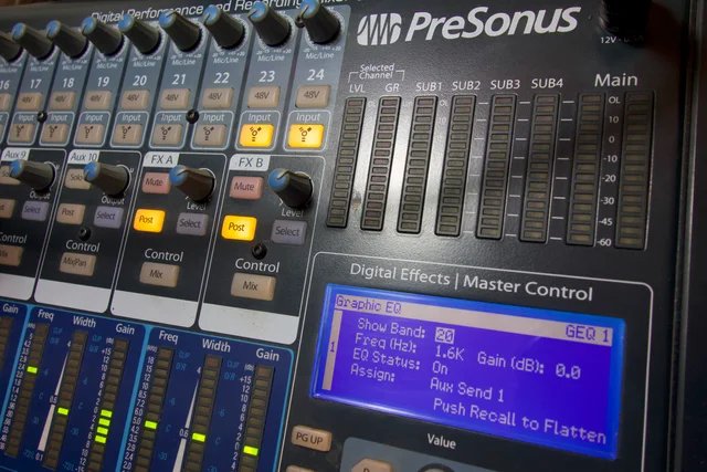 Presonus Studiolive 24.4.2 Mesa interface sonido