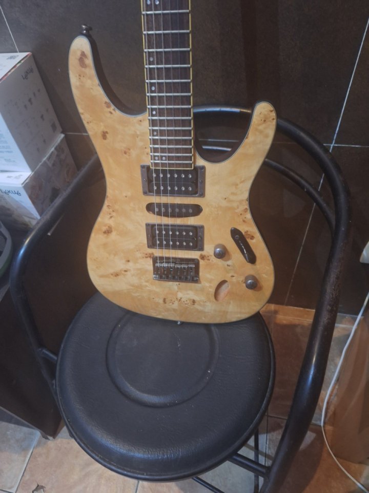 Ibanez s771 pb impecable con funda nueva de segunda mano · Foto 3 de 8 · Castellón · 300 €