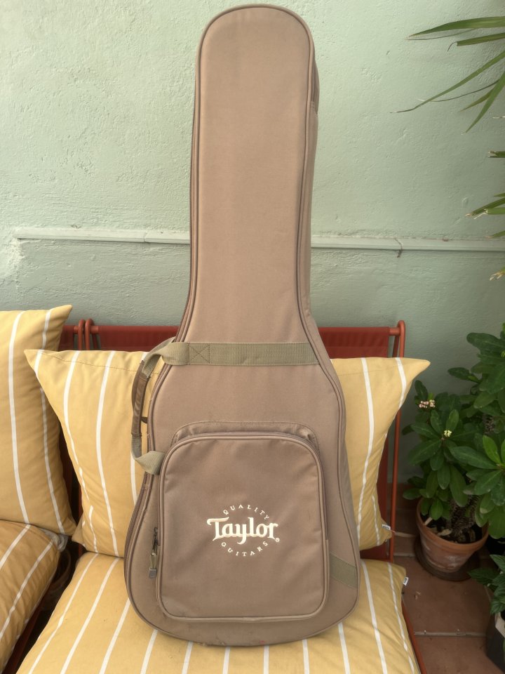 Guitarra acústica Taylor 114ce Grand Auditorium de segunda mano · Foto 9 de 9 · Barcelona · 700 €