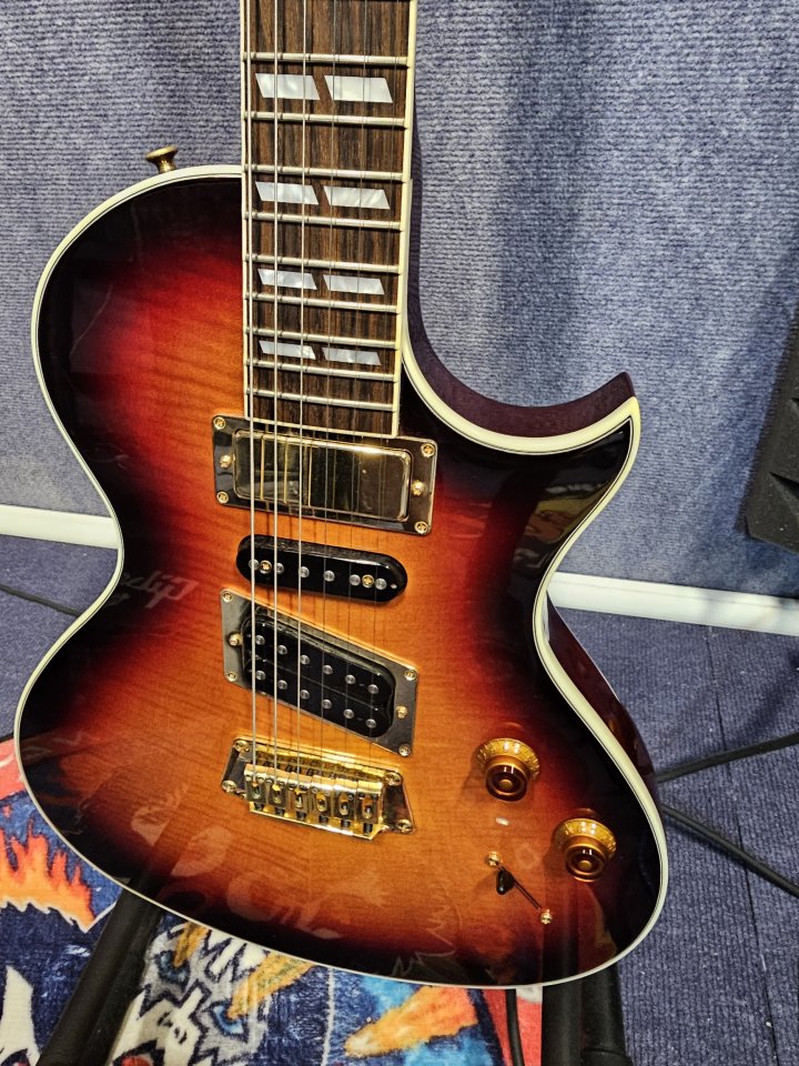 Gibson Nighthawk de segunda mano · Foto 3 de 8 · Cádiz · 1950 €