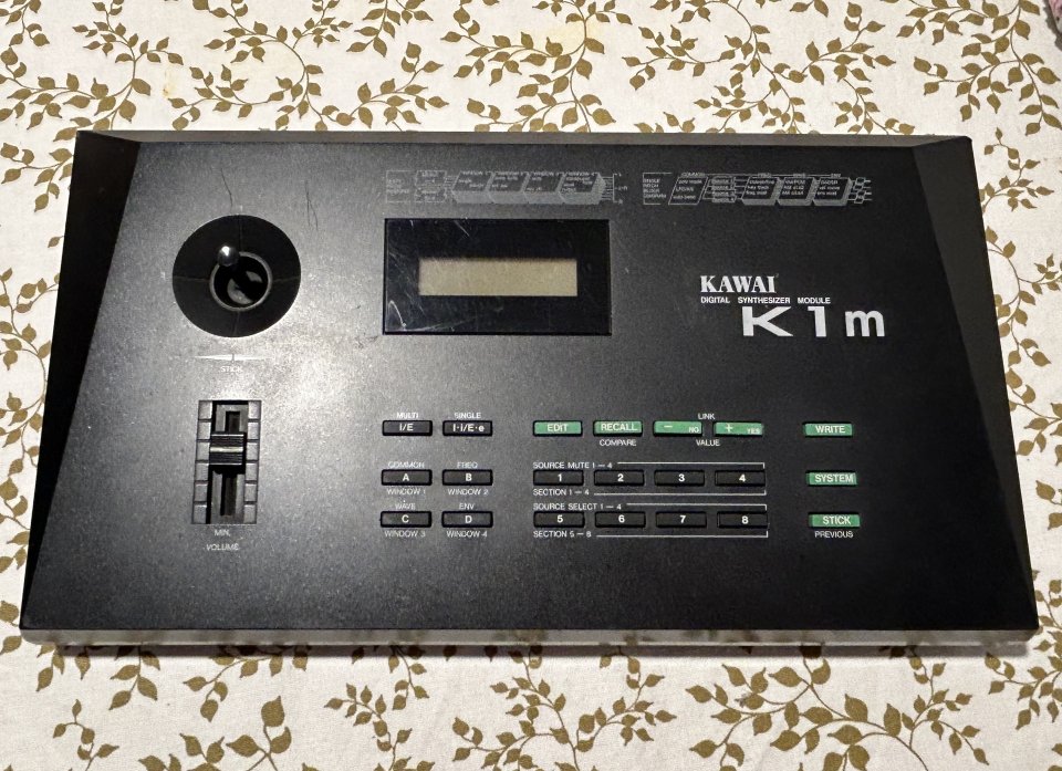 Kawai K1m sintetizador digital