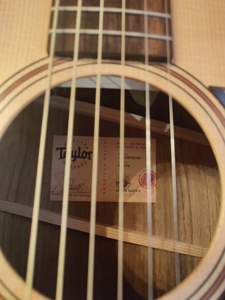 Taylor ad17e de segunda mano · Foto 8 de 9 · Alicante · 950 €
