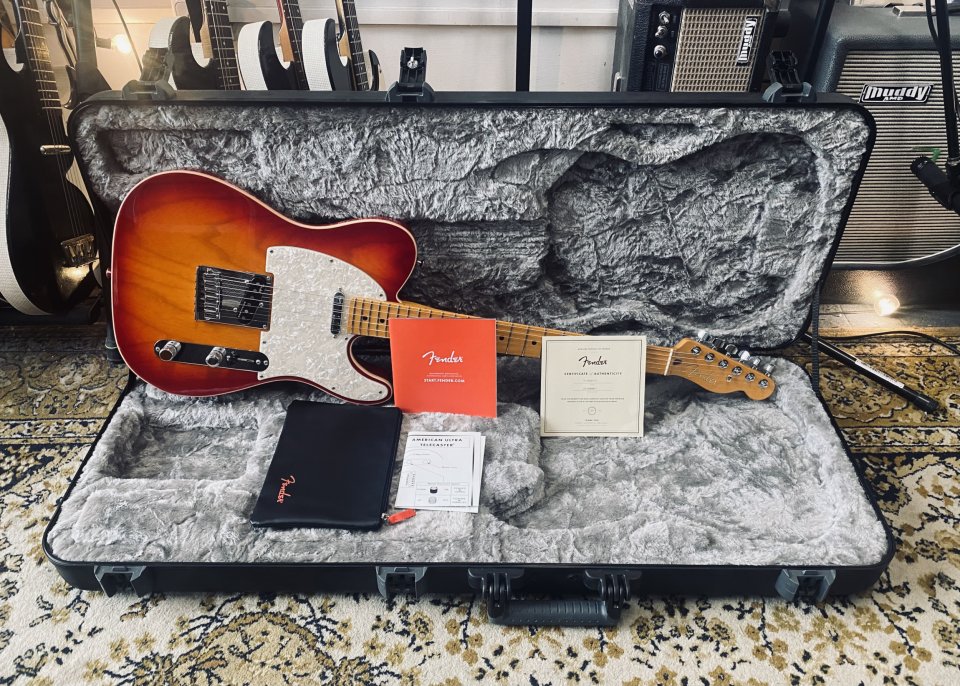 Fender Telecaster Ultra Red Plasma Burst de segunda mano · Foto 4 de 5 · Madrid · 2000 €