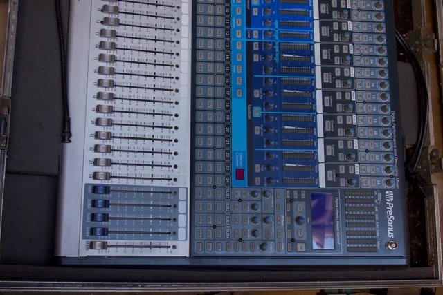 Presonus Studiolive 24.4.2 Mesa interface sonido