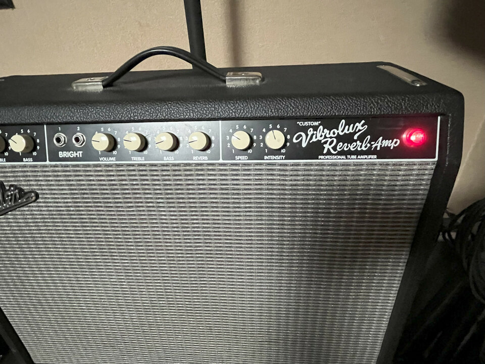 Fender Custom Vibrolux Reverb Reissue + Funda acolchada + Flight Case