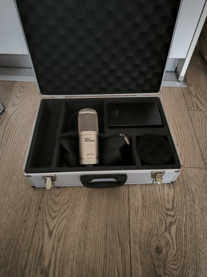 Micrófono Condensador a Válvulas t.bone SCT 700 + Maletín y Fuente Dedicada de segunda mano · A Coruña · 120 €