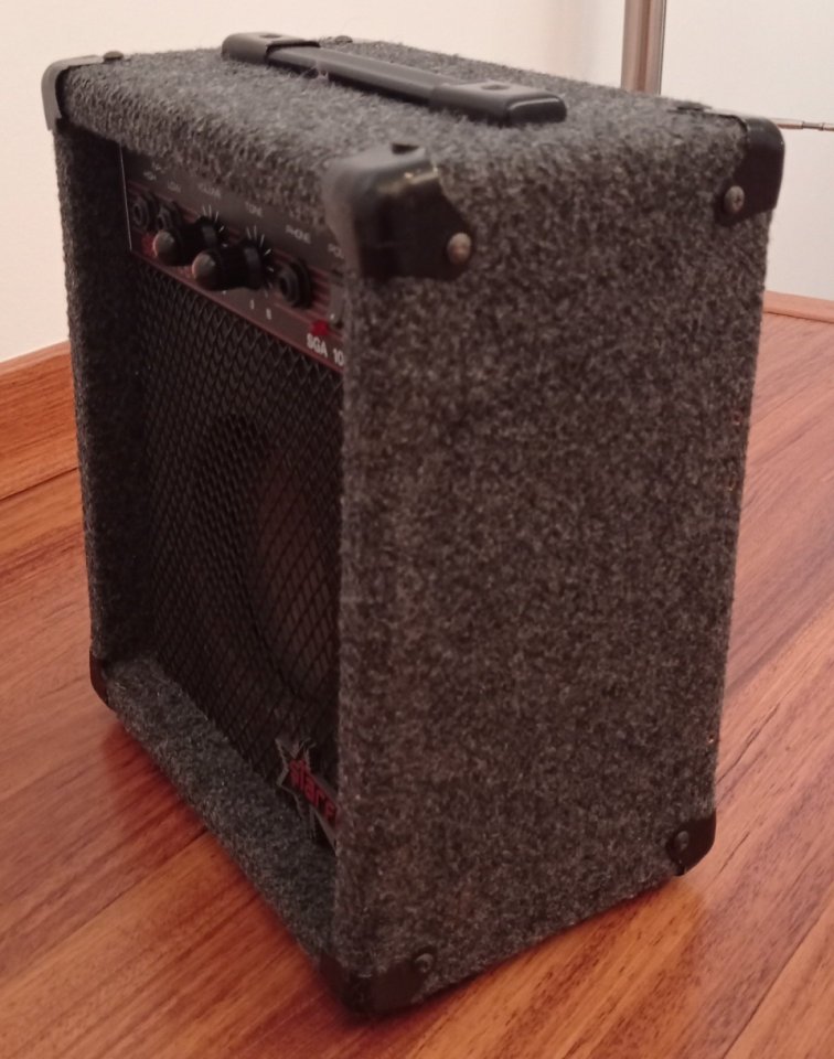 Amplificador guitarra eléctrica Starforce Corea años 90 de segunda mano · Foto 3 de 4 · Cuenca · 30 €