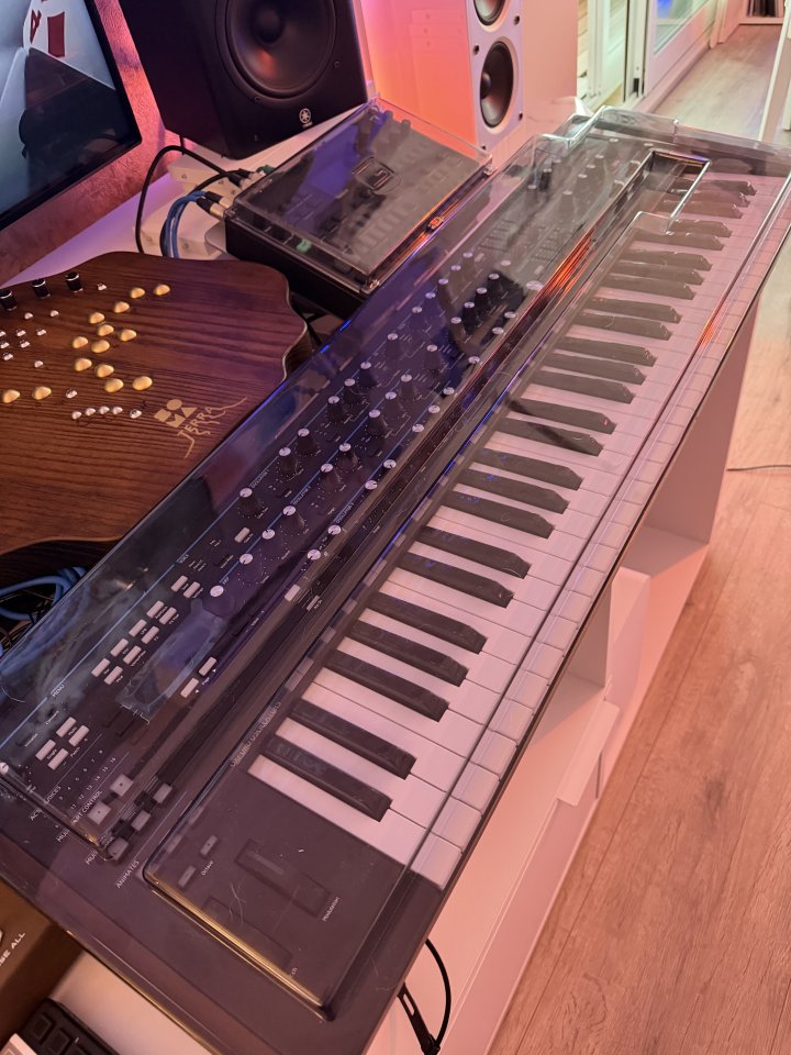 Novation summit y Protector