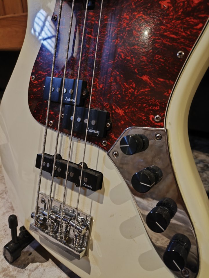 Sadowsky MetroExpress P/J 4 cuerdas (Olympic White) + Funda original