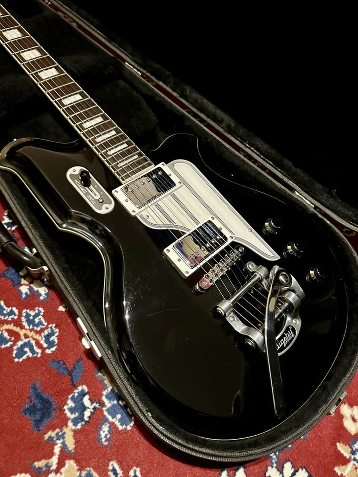 Guitarra Eastwood Guitars Airline MAP DLX con bigsby