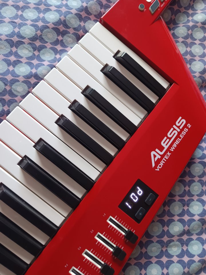 Keytar Alesis Vortex 2 Wireless Rojo