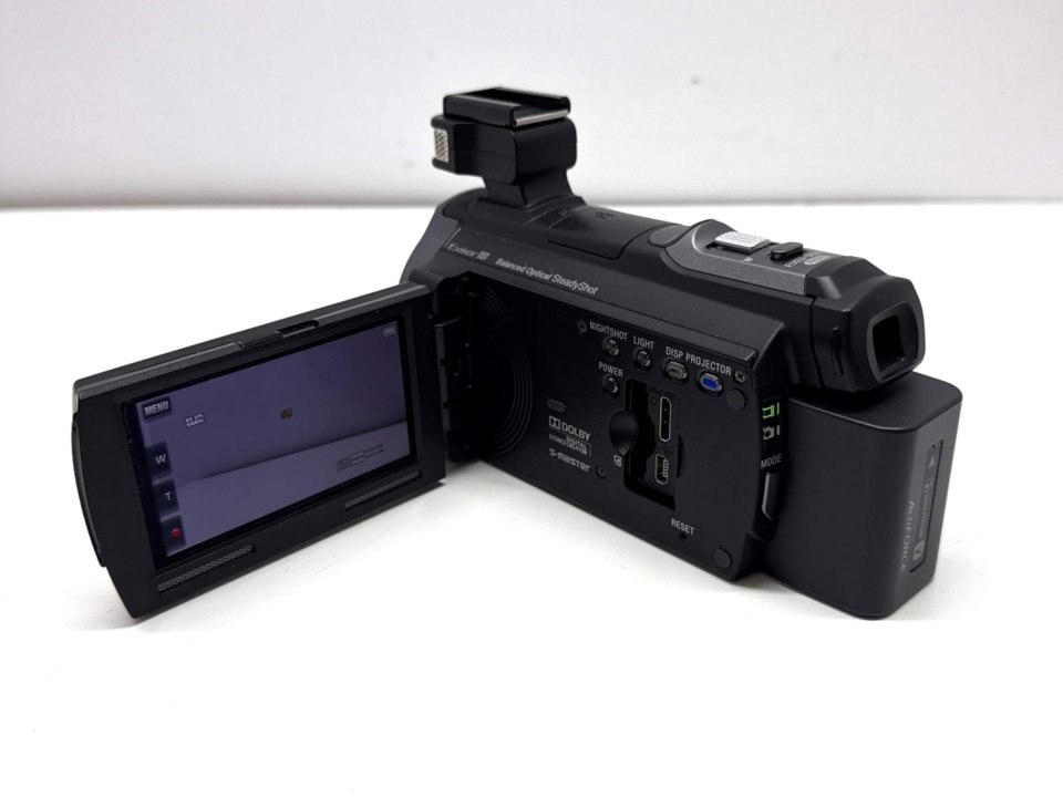 Sony HXR-NX30E Full HD + Asa XLR + Micro Panasonic + Extras de segunda mano · Foto 3 de 9 · Madrid · 1000 €