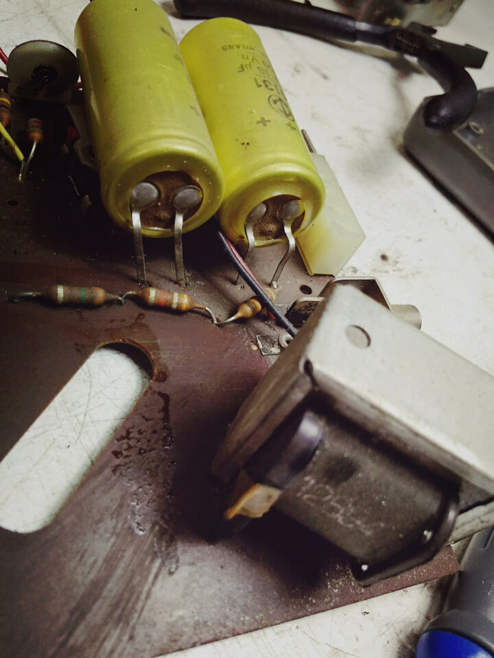 Amplificador  Todo Válvulas Geloso G257 y  G600, 4 Watts! (VIDEO)