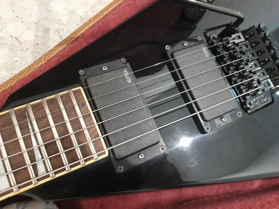 Jackson kvxmg con estuche duro