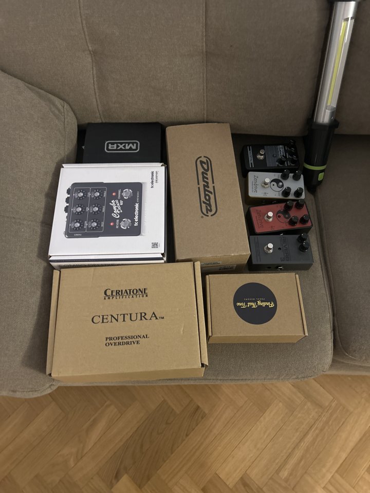 Vendo pedales  Varios tipos