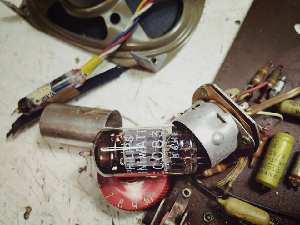 Amplificador  Todo Válvulas Geloso G257 y  G600, 4 Watts! (VIDEO)