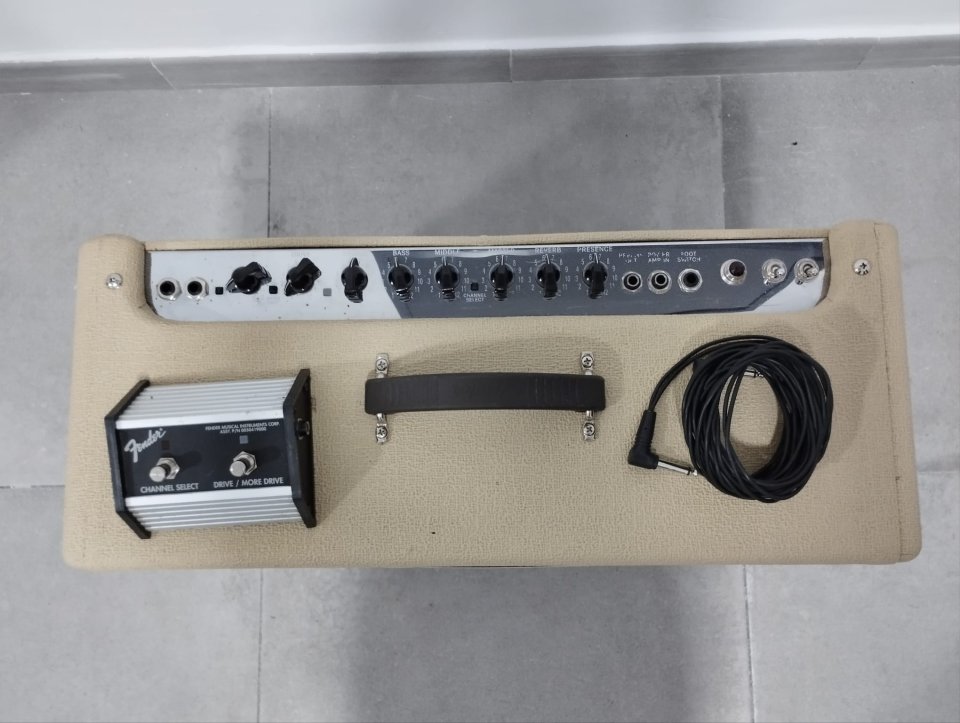 Fender hot Rod Deluxe límited Edition de segunda mano · Foto 3 de 6 · Málaga · 700 €