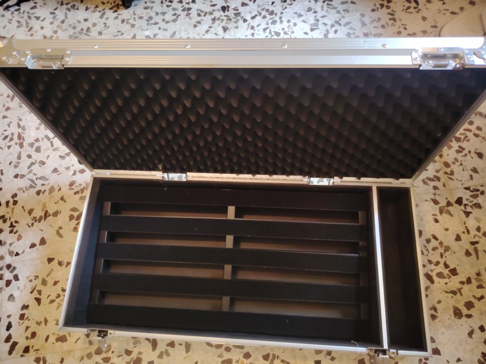 Pedaltrain, la más grande, con su estuche y ruedas. de segunda mano · Foto 2 de 10 · Madrid · 200 €