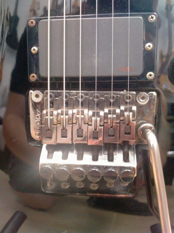 Schecter Hellraiser Diamond series (Floyd Rose) de segunda mano · Foto 2 de 7 · Bizkaia · 875 €