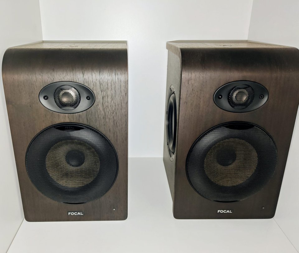 Focal Shape 65 | Pareja