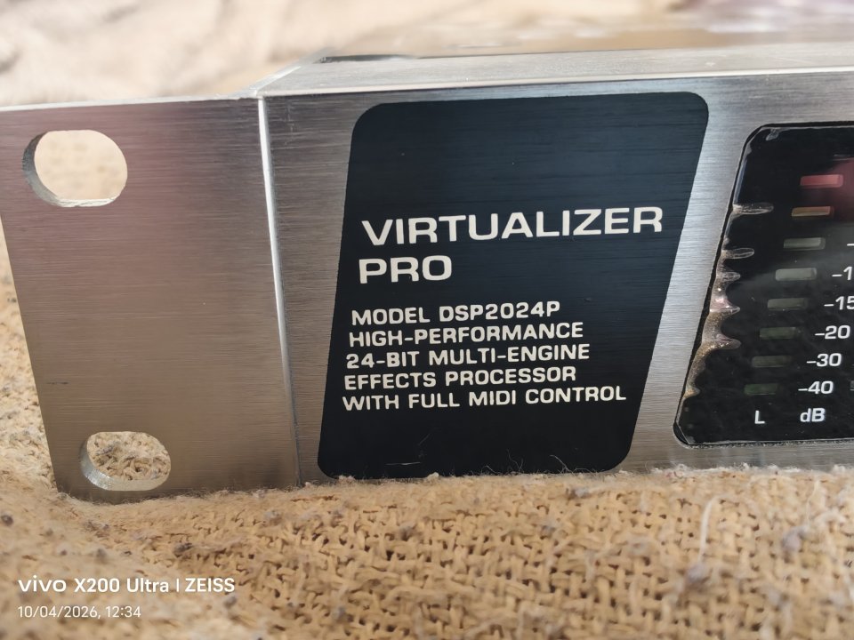 Behringer Virtualizer Pro DSP2024P Procesador