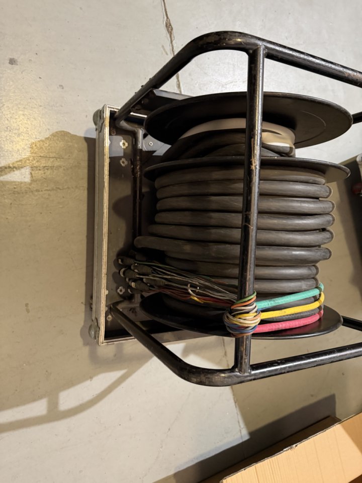 manguera de señal ADAM HALL con carro