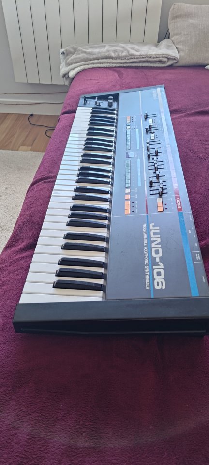 Roland Juno 106 de segunda mano · Foto 2 de 10 · Bizkaia · 1700 €