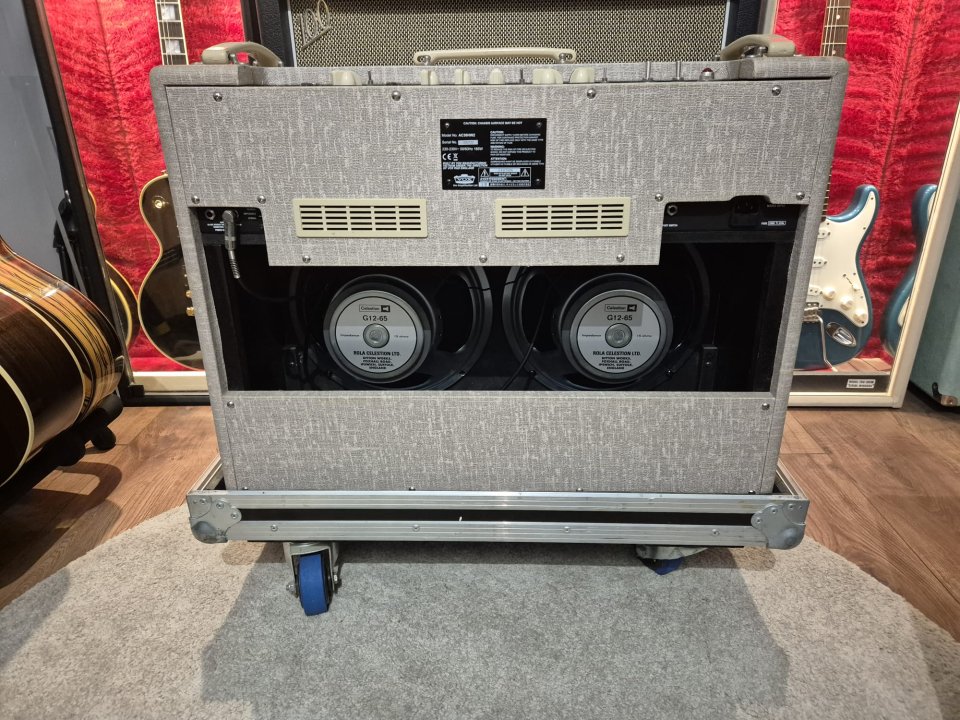 VOX AC30HW2 COMBO 2x12 de segunda mano · Foto 3 de 9 · Valencia · 1300 €
