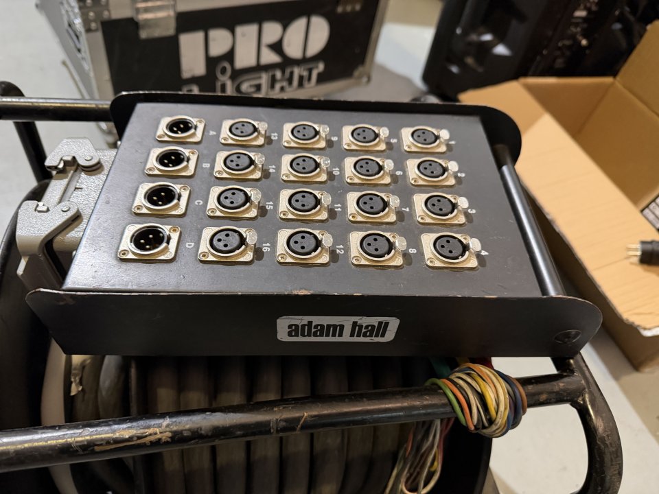 manguera de señal ADAM HALL con carro