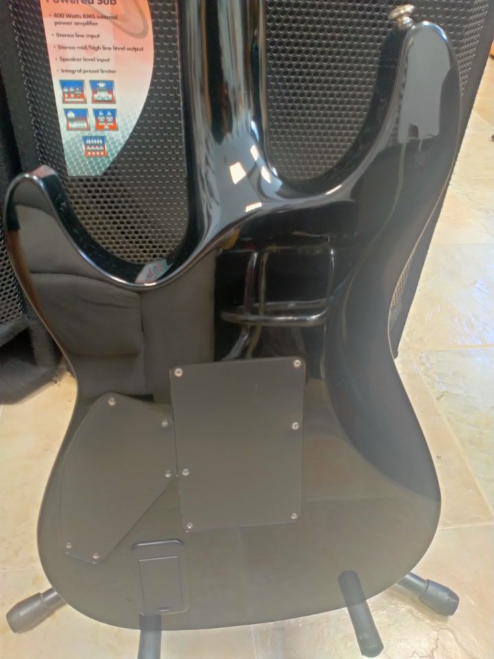 Schecter Hellraiser Diamond series (Floyd Rose) de segunda mano · Foto 6 de 7 · Bizkaia · 875 €