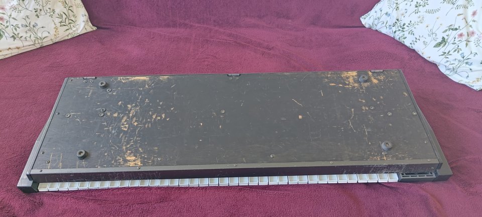 Roland Juno 106 de segunda mano · Foto 5 de 10 · Bizkaia · 1700 €