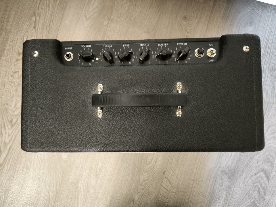 Fender Blues Junior III de segunda mano · Foto 2 de 6 · Madrid · 500 €