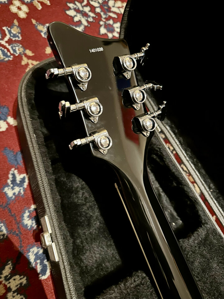 Guitarra Eastwood Guitars Airline MAP DLX con bigsby