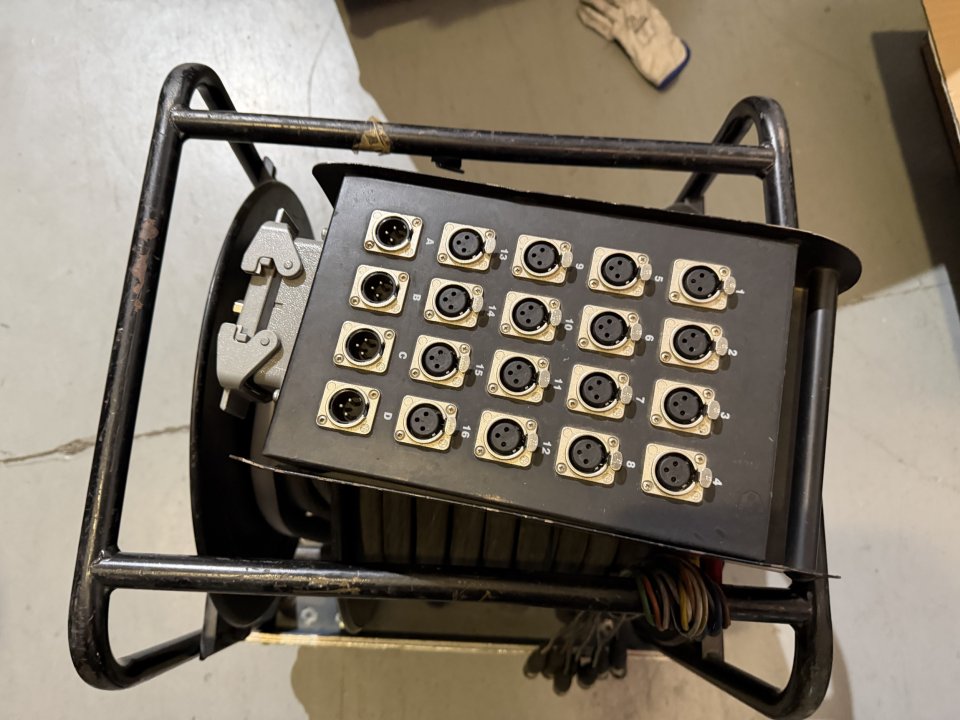 manguera de señal ADAM HALL con carro