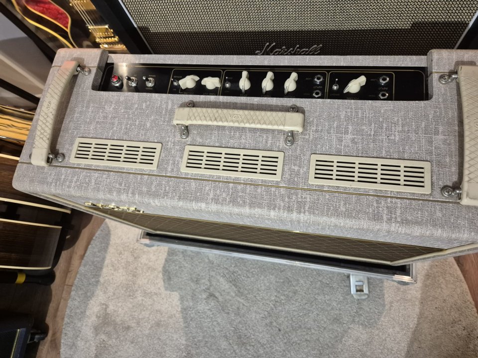 VOX AC30HW2 COMBO 2x12 de segunda mano · Foto 7 de 9 · Valencia · 1300 €