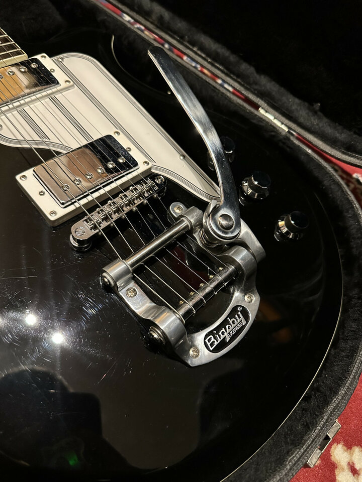 Guitarra Eastwood Guitars Airline MAP DLX con bigsby