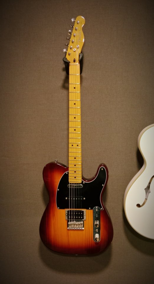 Fender Modern Player Telecaster Plus