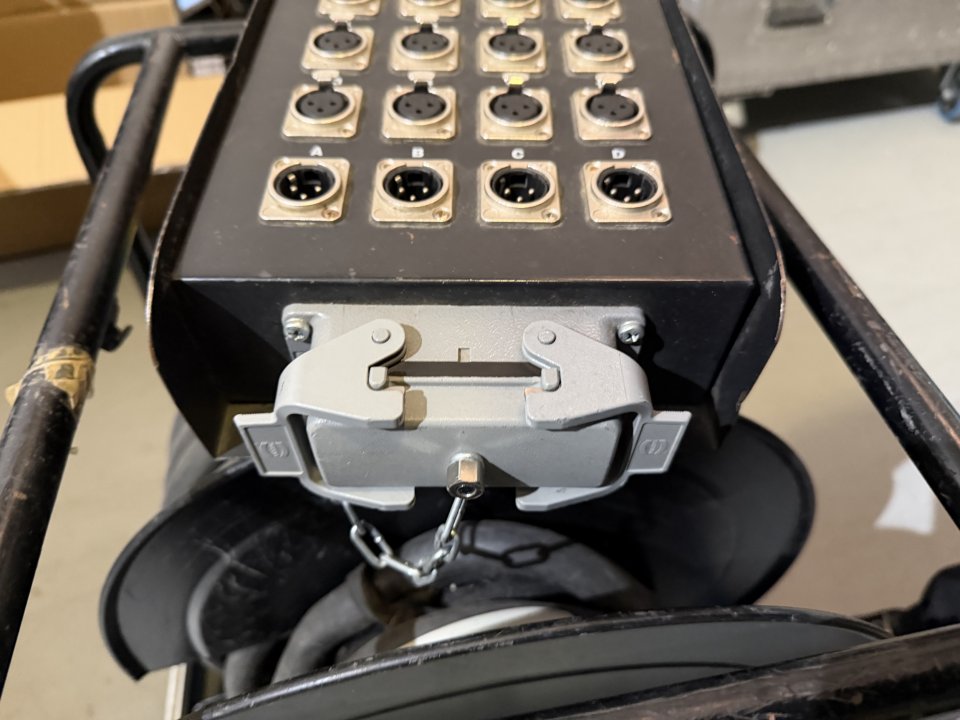 manguera de señal ADAM HALL con carro