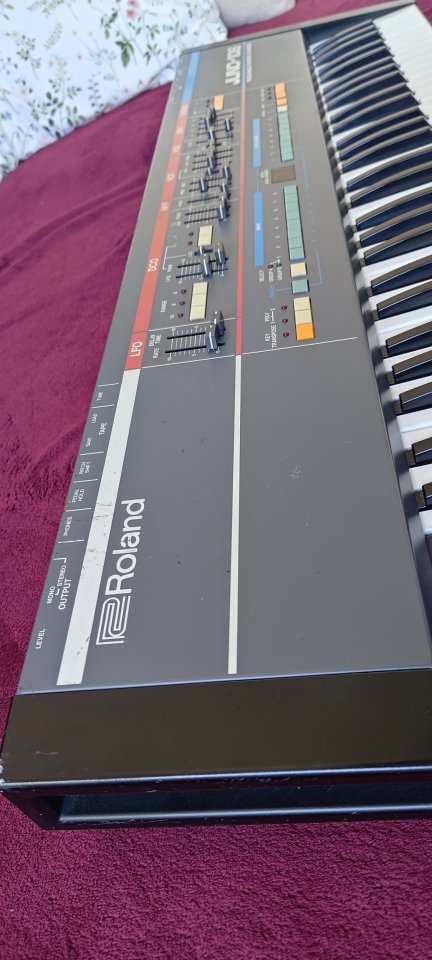 Roland Juno 106 de segunda mano · Foto 7 de 10 · Bizkaia · 1700 €