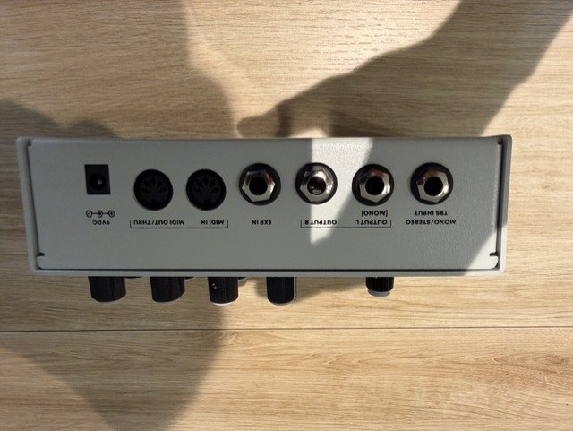 Microcosm Hologram Electronics de segunda mano · Foto 5 de 7 · Barcelona · 460 €