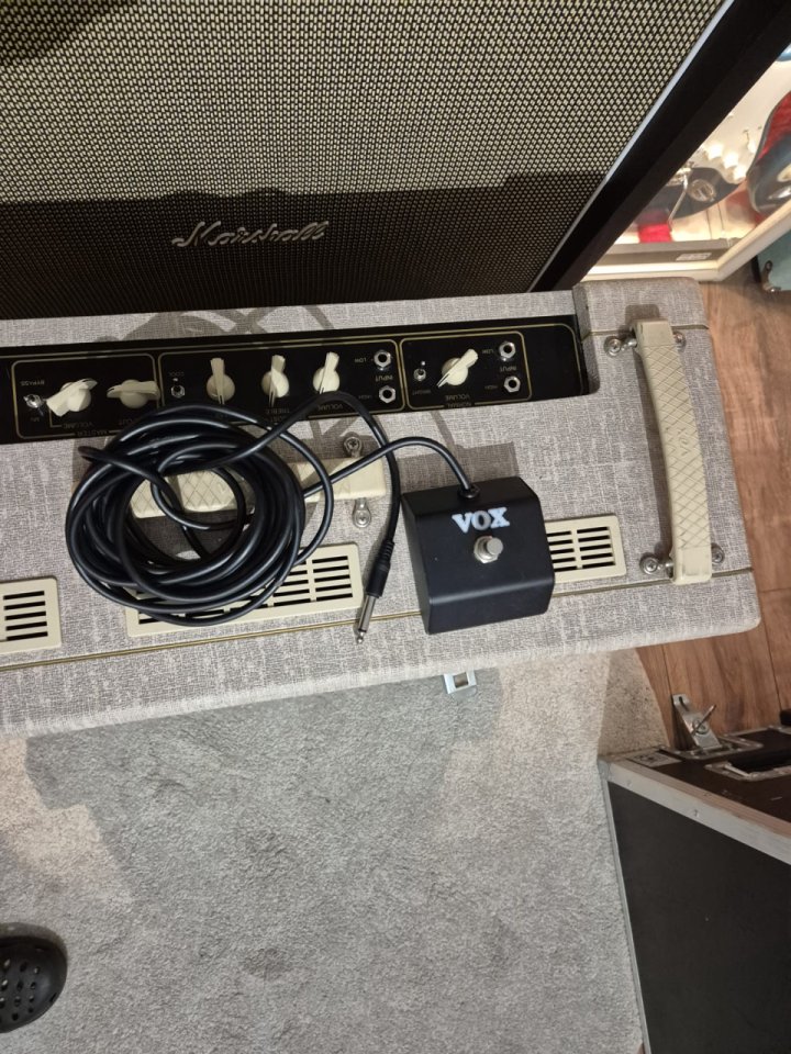 VOX AC30HW2 COMBO 2x12 de segunda mano · Foto 8 de 9 · Valencia · 1300 €