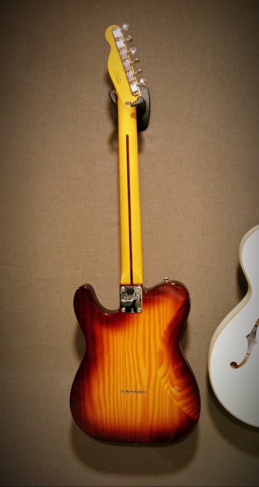 Fender Modern Player Telecaster Plus